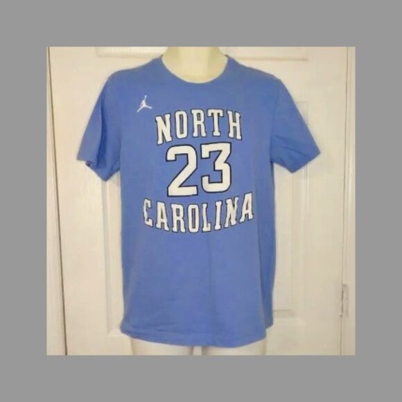 SOLD Nike Men's Michael Jordan #23 North Carolina Tar Heels Name Number T-Shirt - Picture 1 of 4
